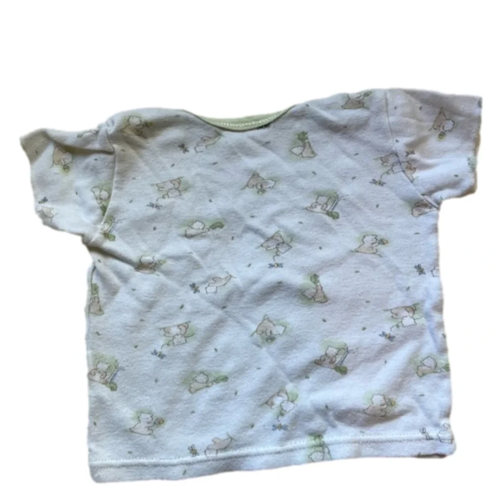 3/$20 white shirt sleeve top bear design - Picture 2 of 2